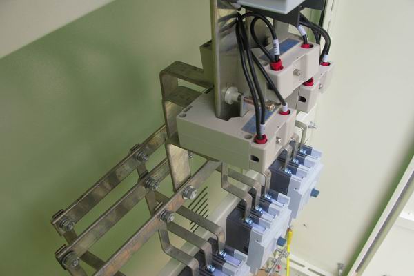 泰州配电柜-应急照明配电柜使用对工作人员的具